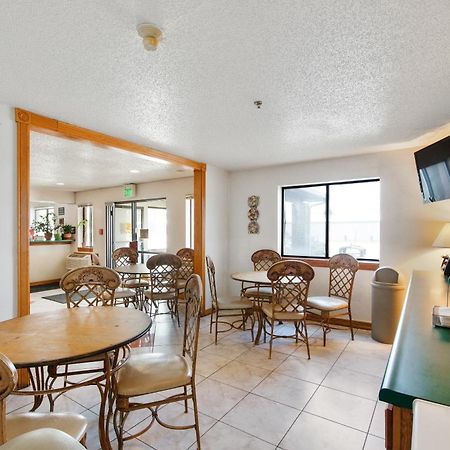 Oyo Hotel Portage I-94 Dış mekan fotoğraf