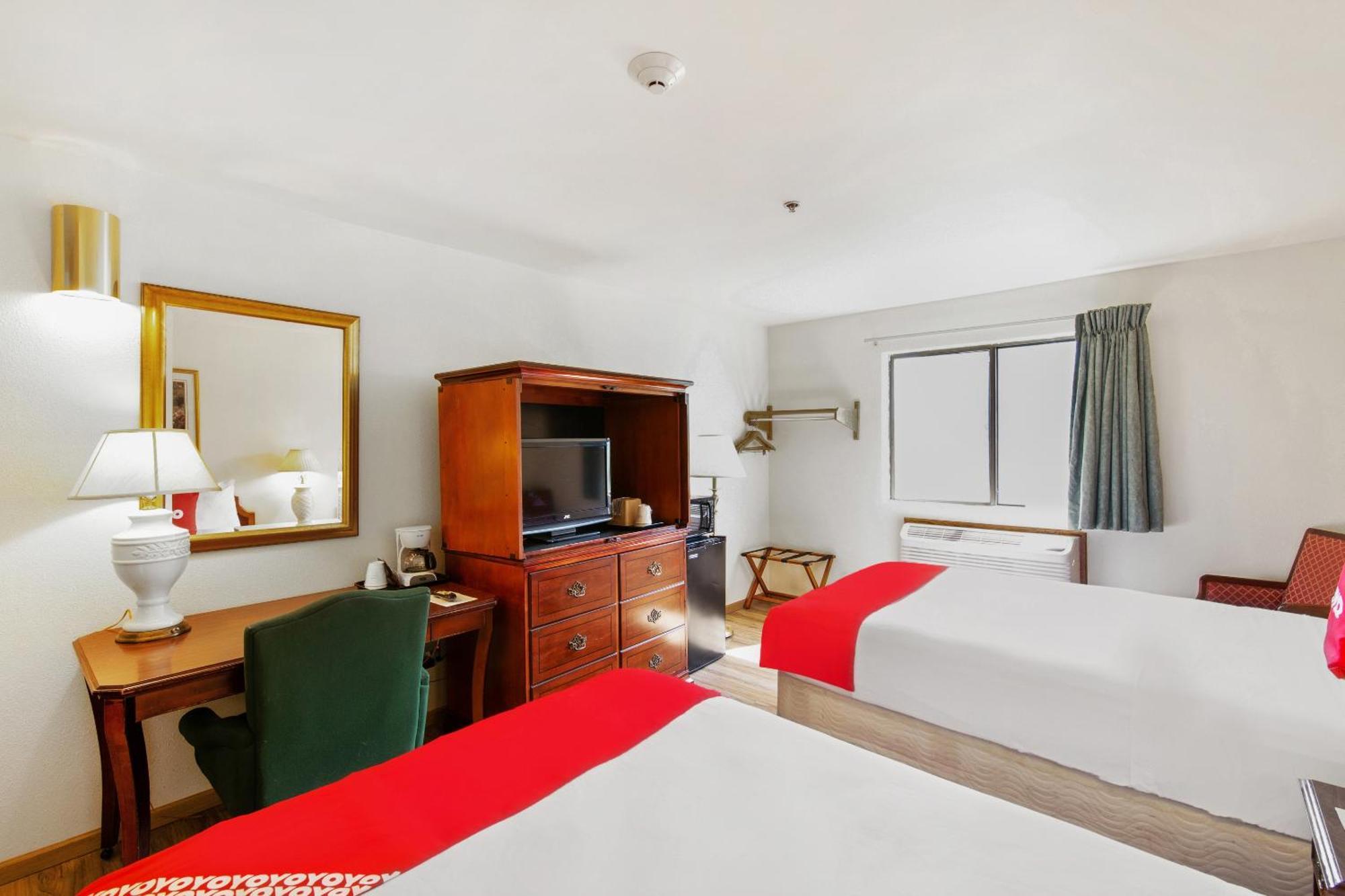 Oyo Hotel Portage I-94 Dış mekan fotoğraf