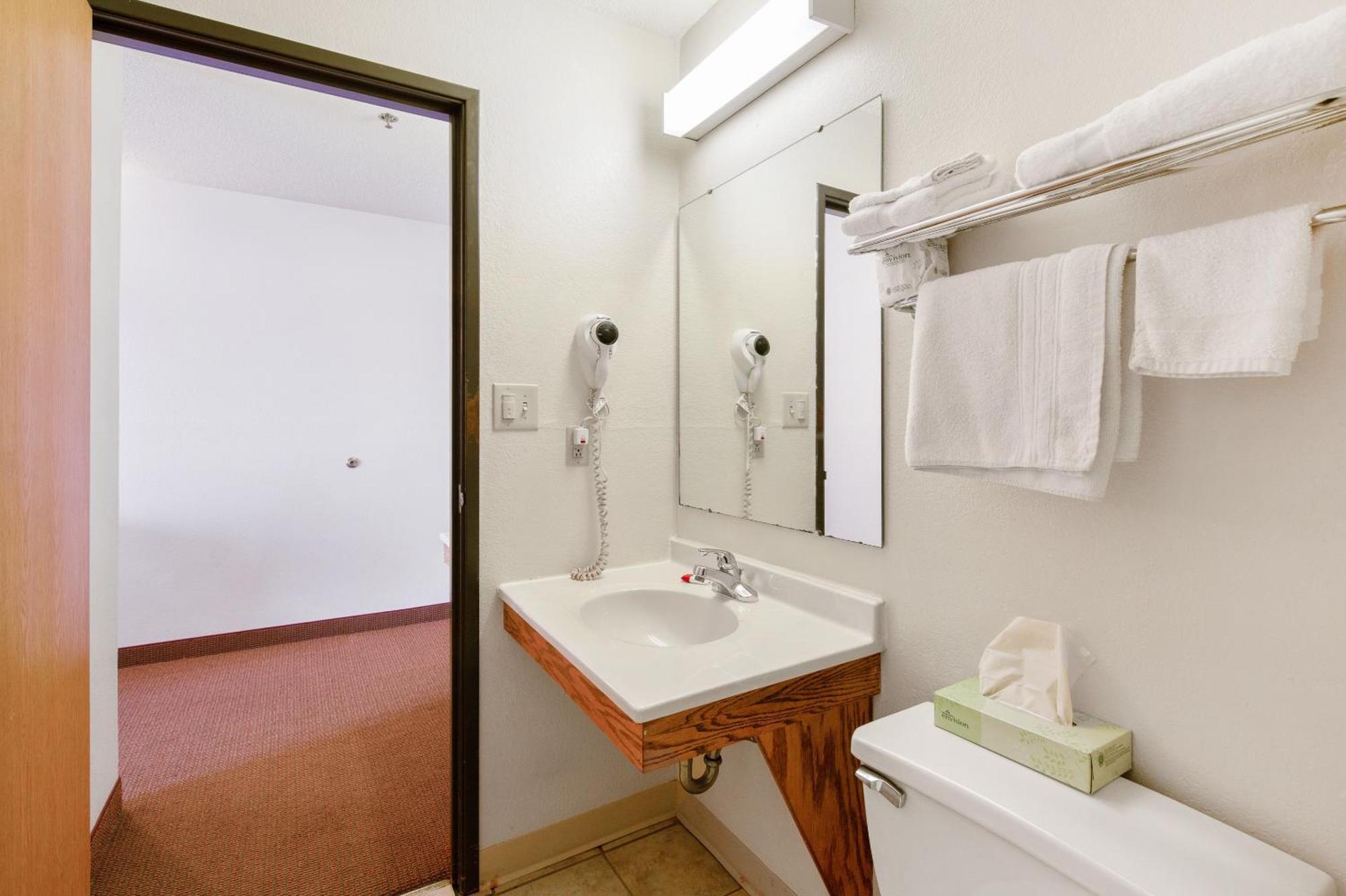 Oyo Hotel Portage I-94 Dış mekan fotoğraf