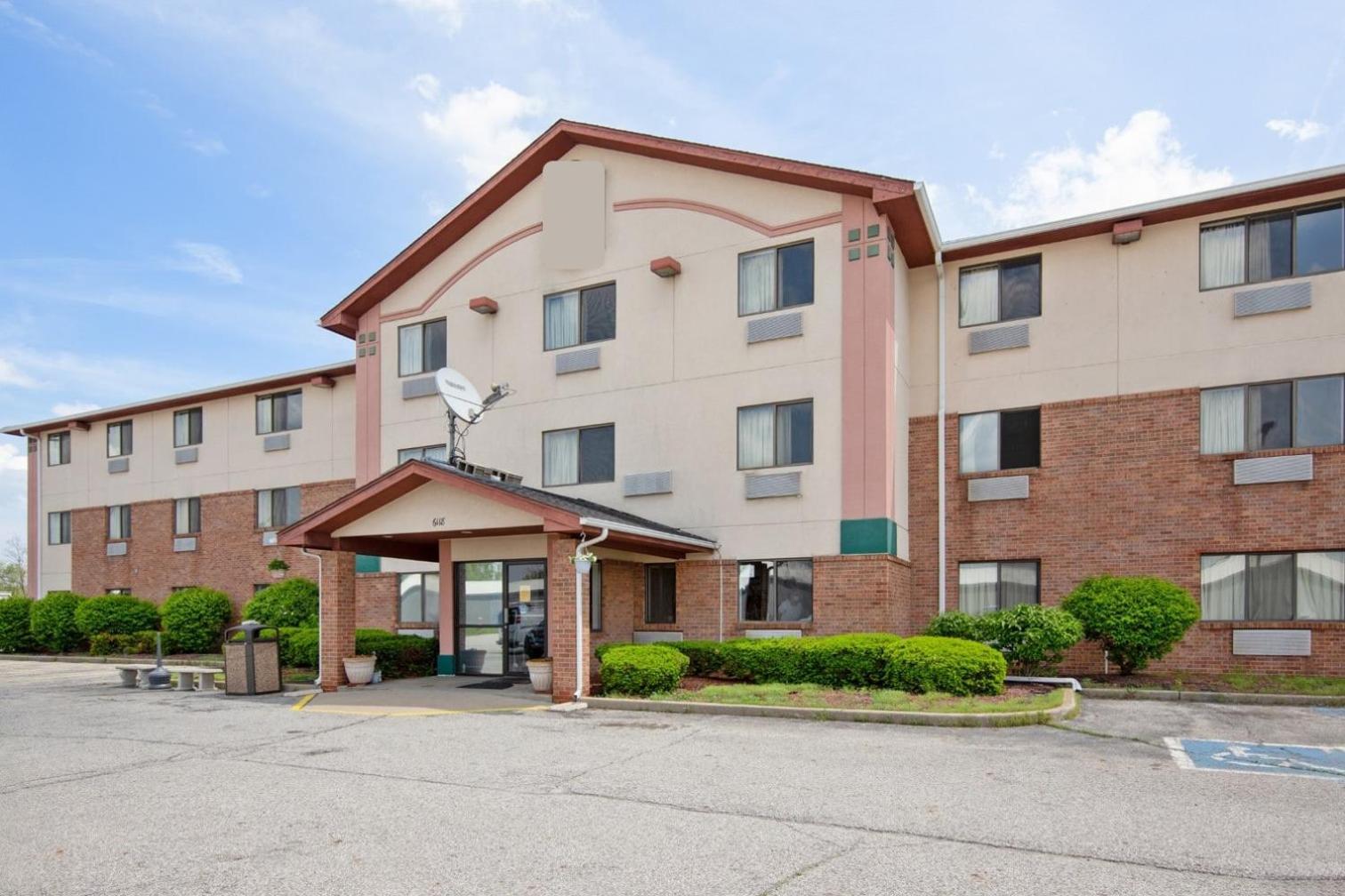 Oyo Hotel Portage I-94 Dış mekan fotoğraf