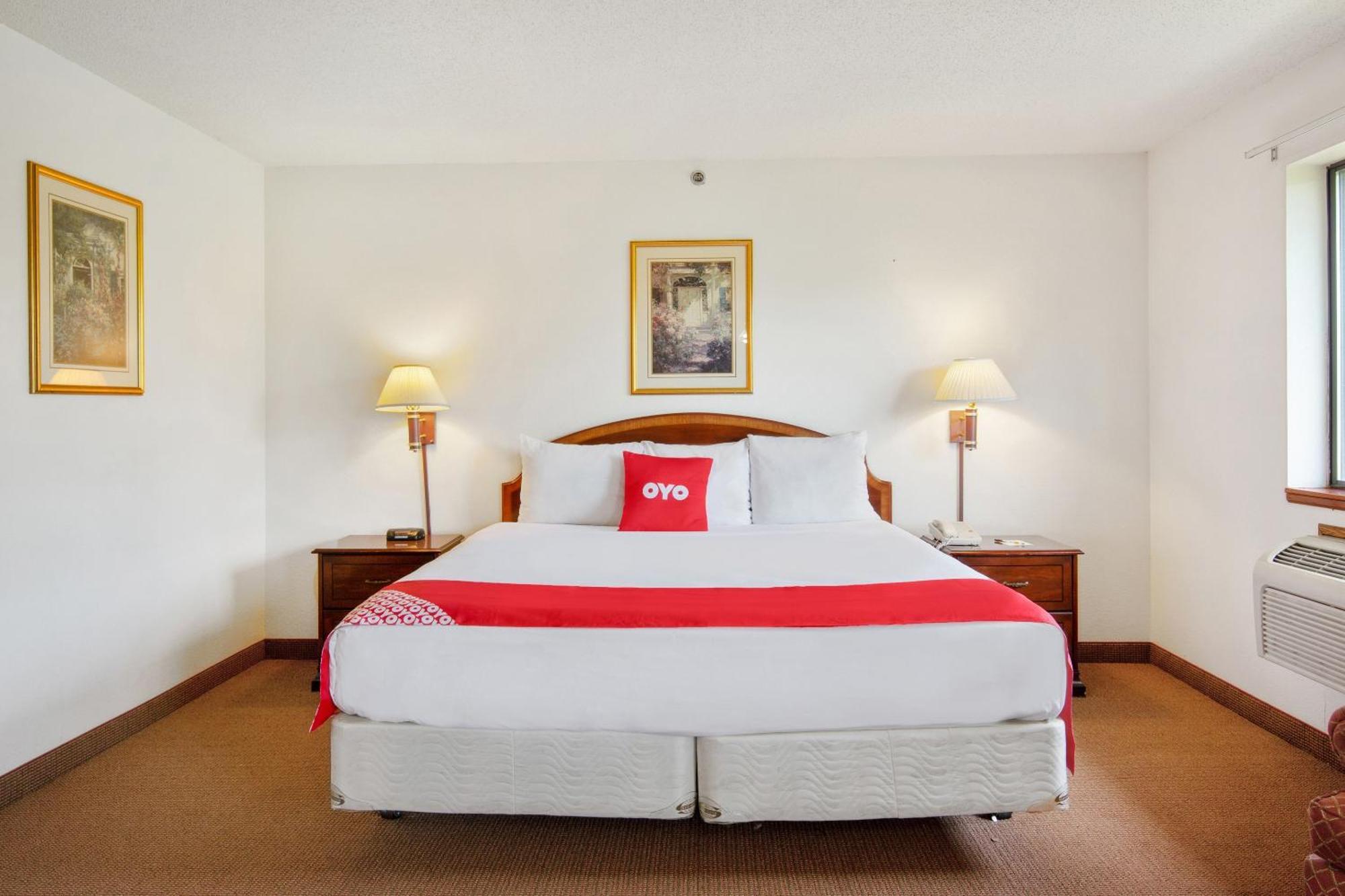 Oyo Hotel Portage I-94 Dış mekan fotoğraf