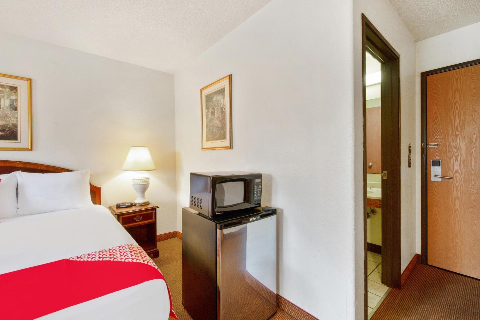 Oyo Hotel Portage I-94 Dış mekan fotoğraf