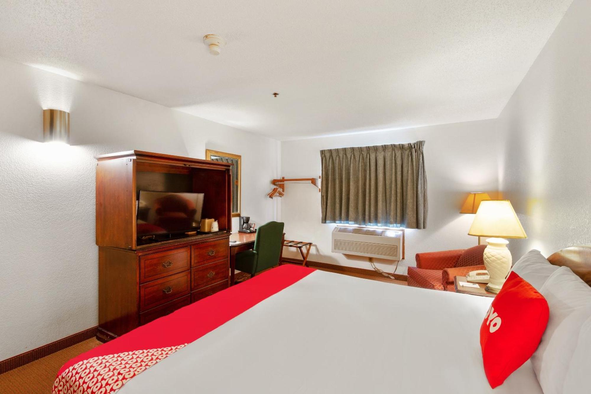 Oyo Hotel Portage I-94 Dış mekan fotoğraf