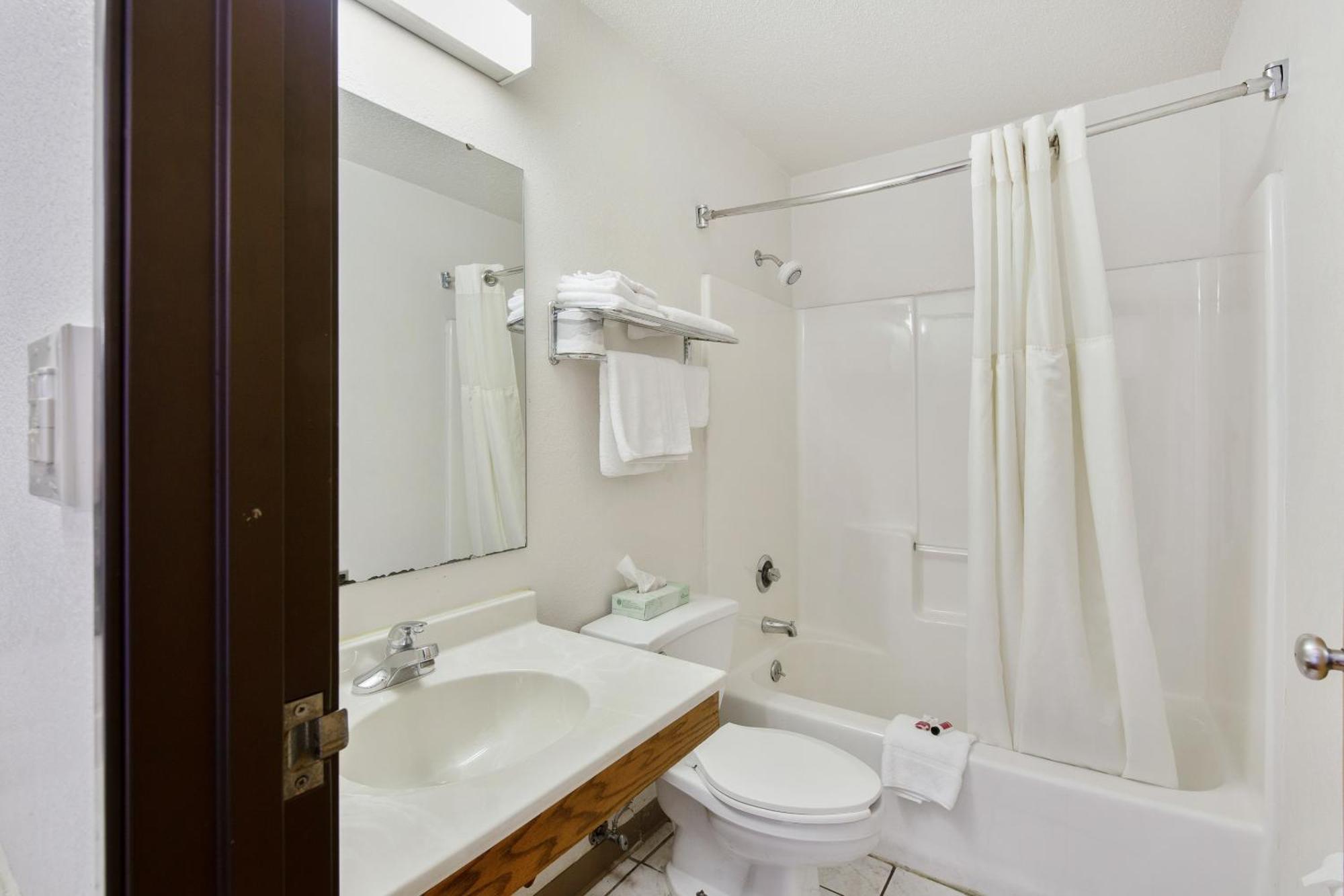 Oyo Hotel Portage I-94 Dış mekan fotoğraf