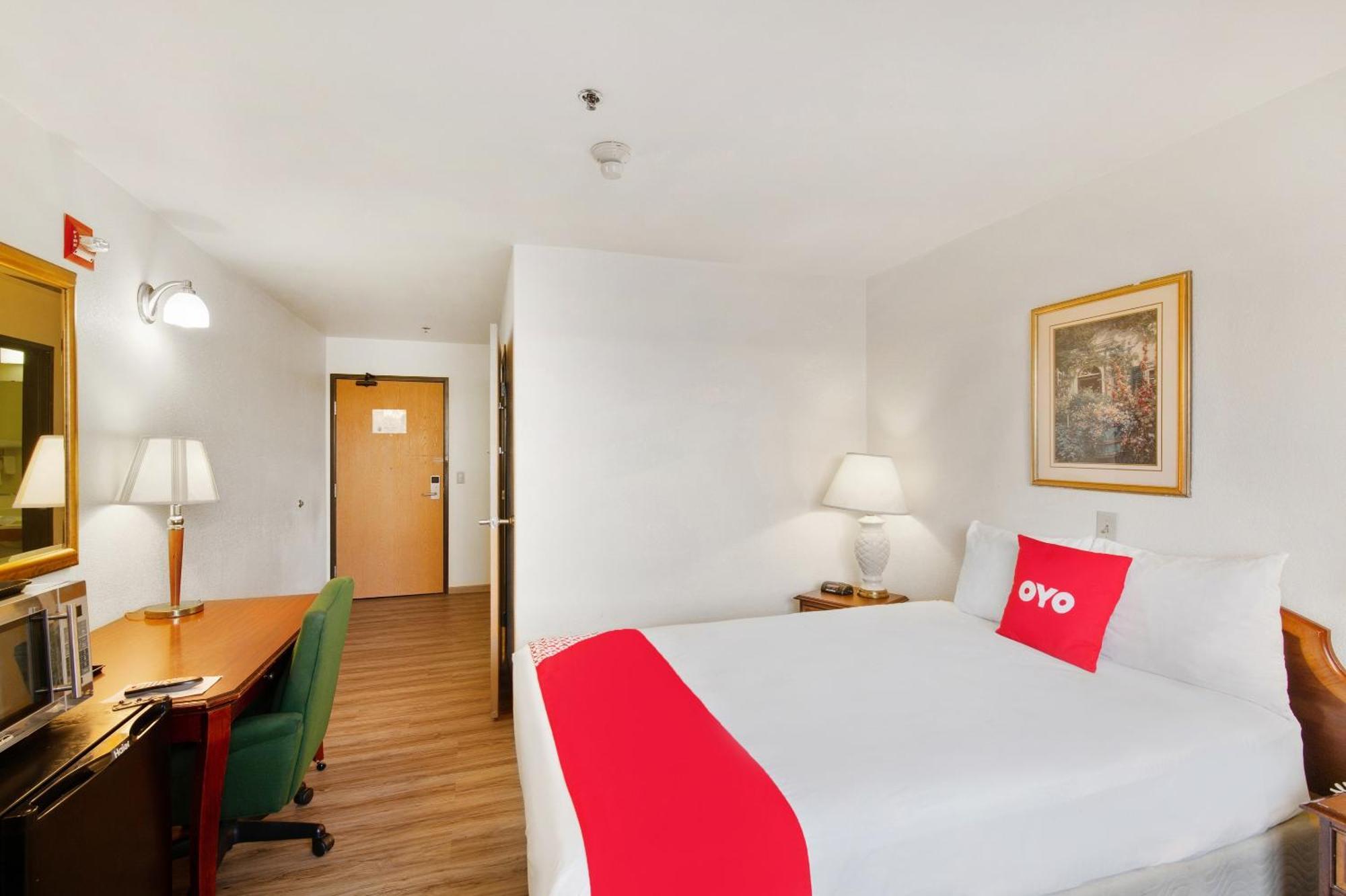Oyo Hotel Portage I-94 Dış mekan fotoğraf