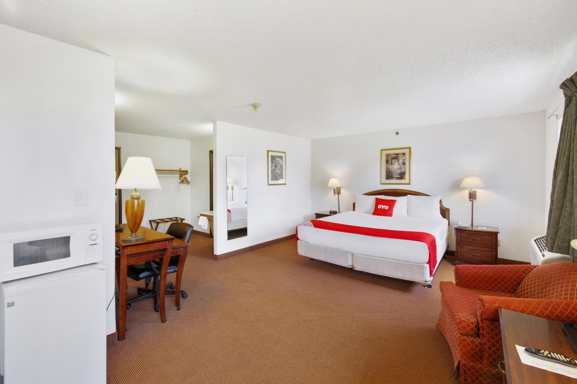 Oyo Hotel Portage I-94 Dış mekan fotoğraf
