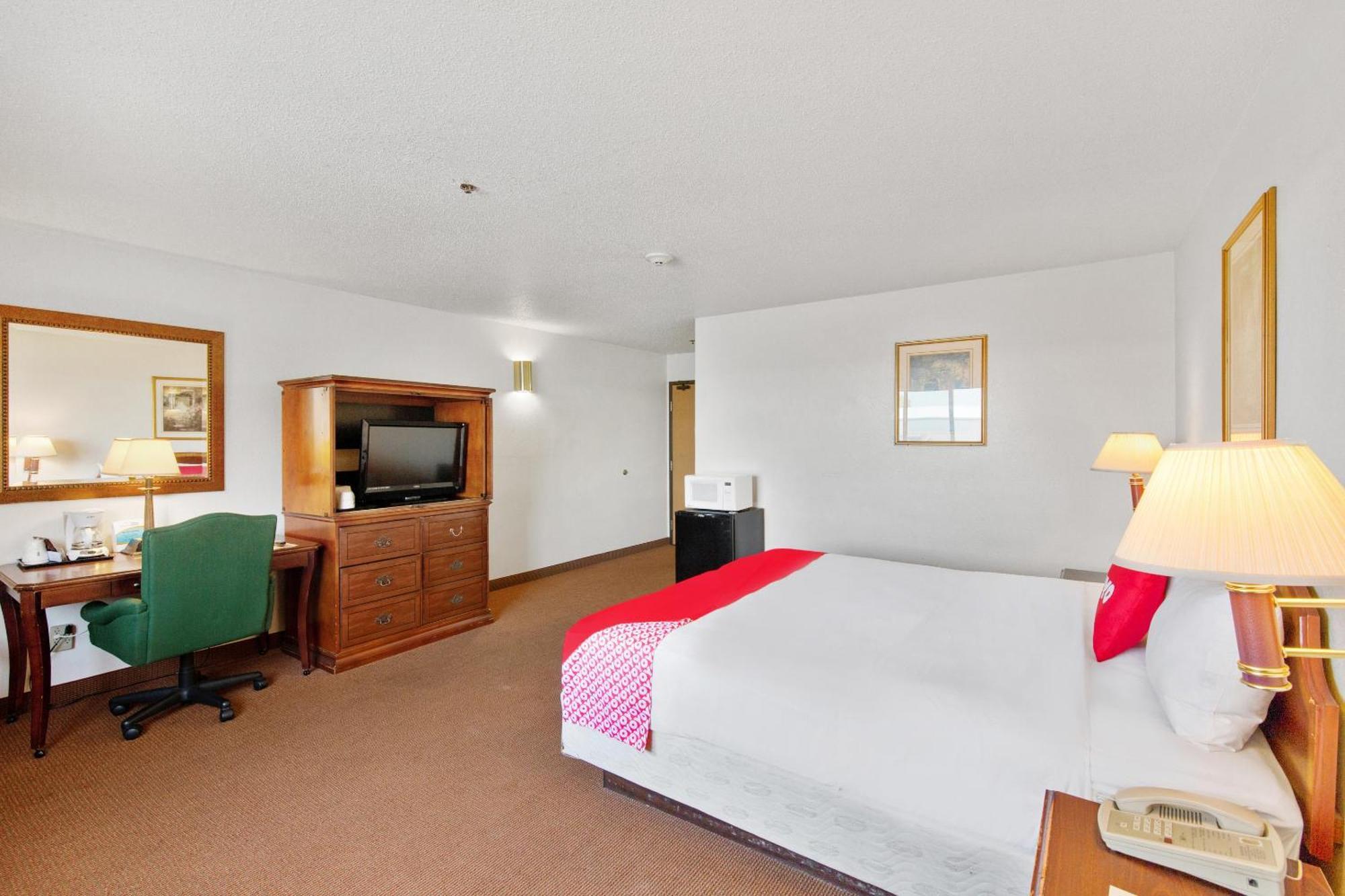 Oyo Hotel Portage I-94 Dış mekan fotoğraf