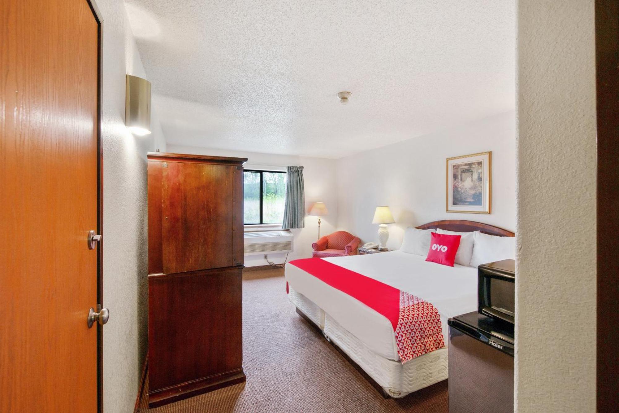 Oyo Hotel Portage I-94 Dış mekan fotoğraf