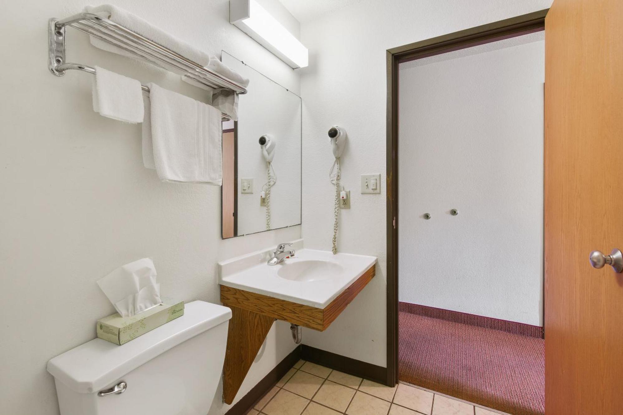 Oyo Hotel Portage I-94 Dış mekan fotoğraf
