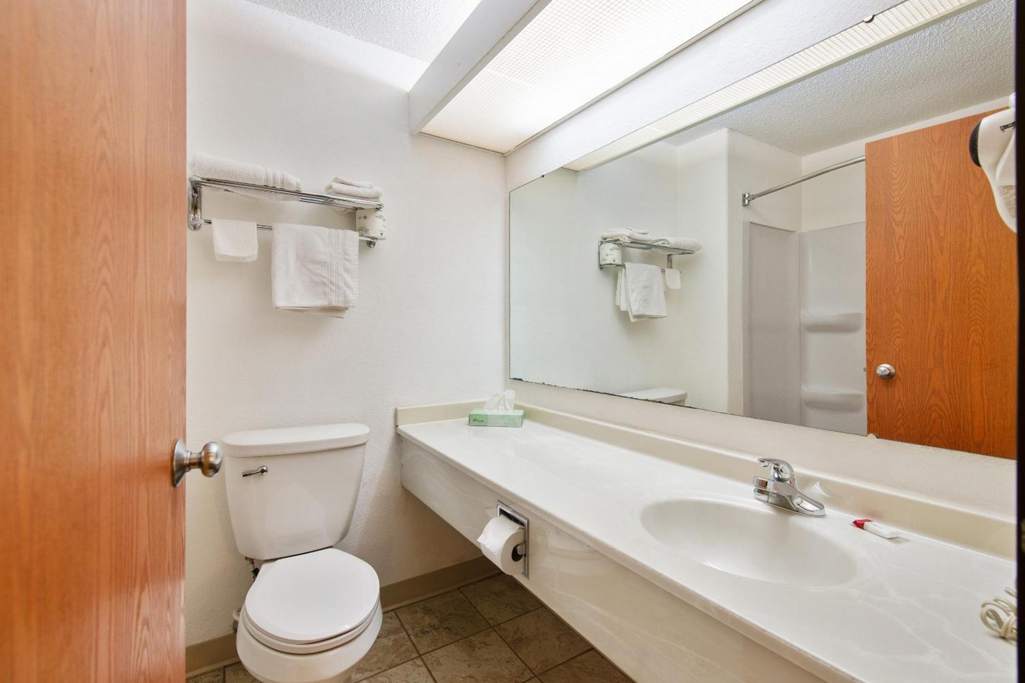 Oyo Hotel Portage I-94 Dış mekan fotoğraf