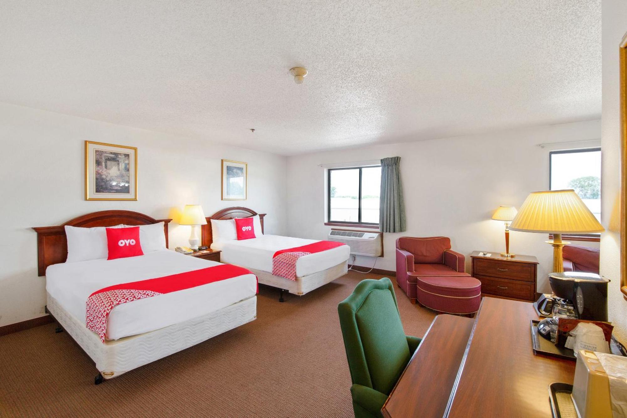 Oyo Hotel Portage I-94 Dış mekan fotoğraf